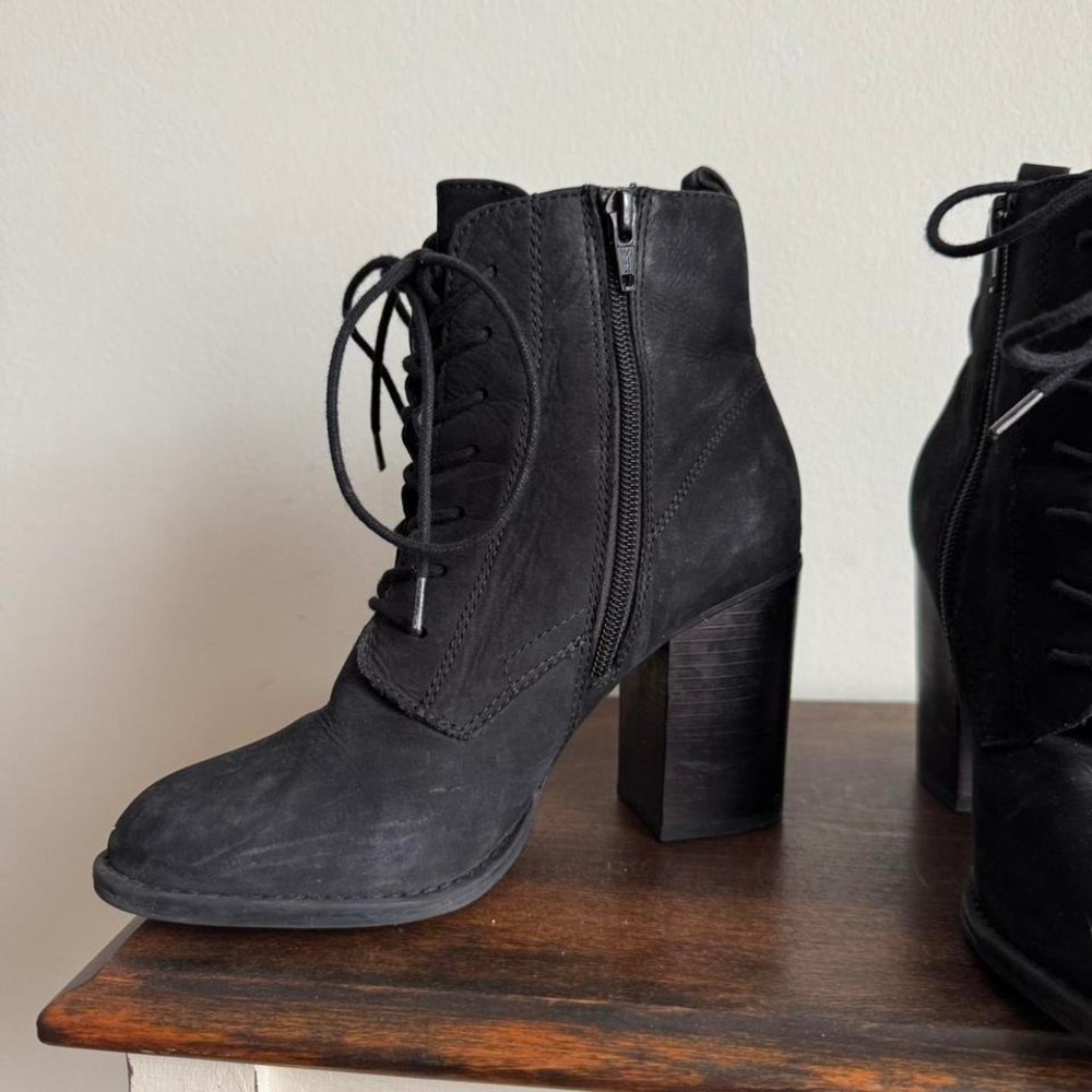 Black leather lace up ankle boot size 7 grunge moto boho indie block heel - Picture 3 of 7